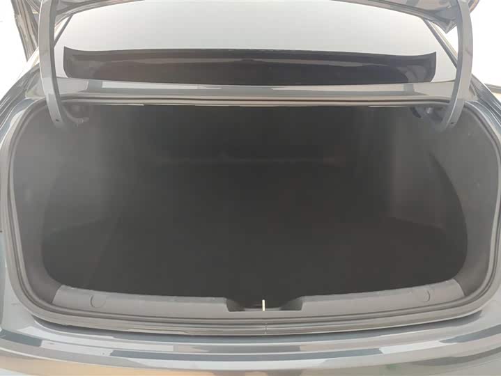 Фото 4 - Geely Preface