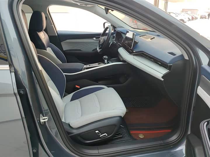 Фото 8 - Geely Preface