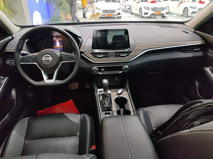 Фото 10 - Nissan Teana