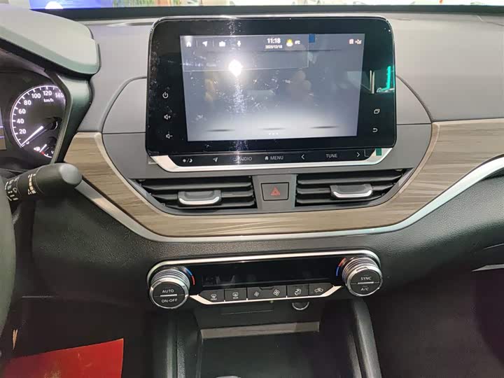 Фото 13 - Nissan Teana