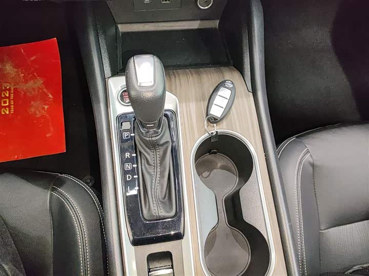 Фото 14 - Nissan Teana