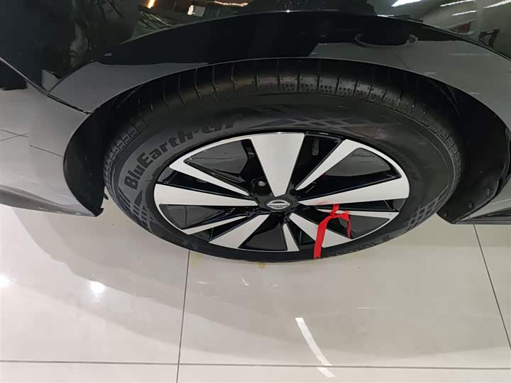 Фото 23 - Nissan Teana