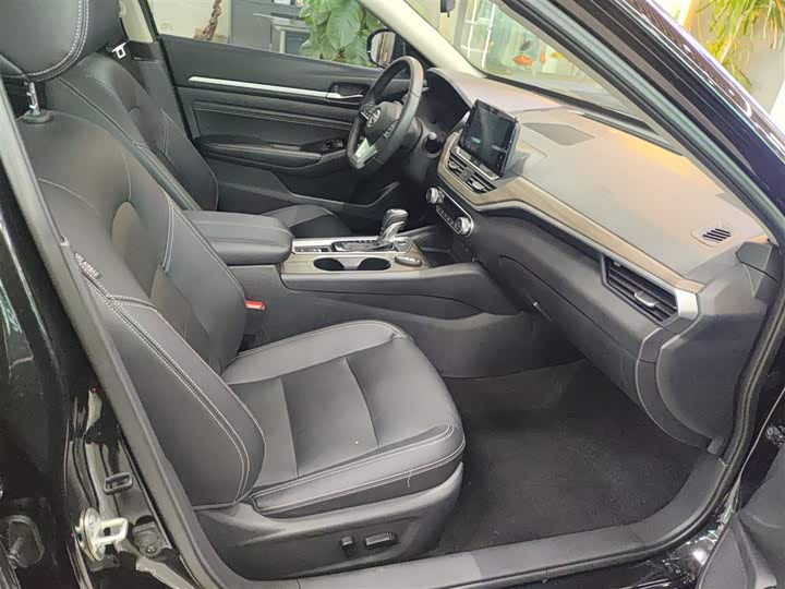 Фото 25 - Nissan Teana