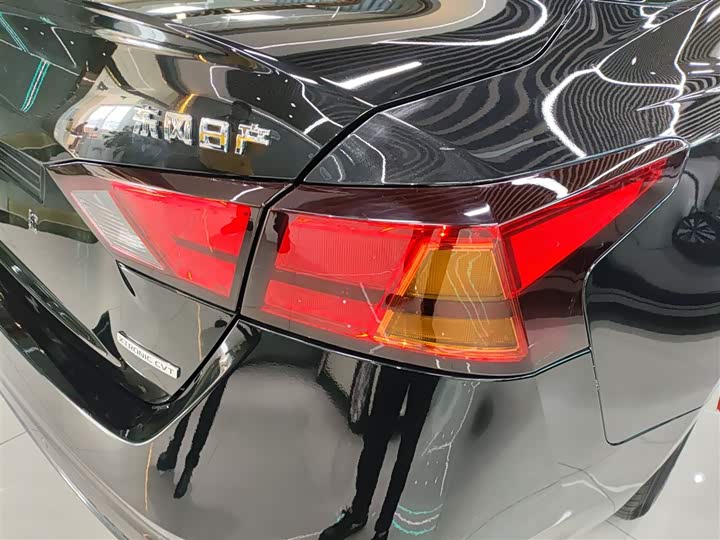 Фото 8 - Nissan Teana