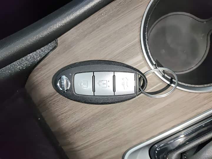 Фото 9 - Nissan Teana