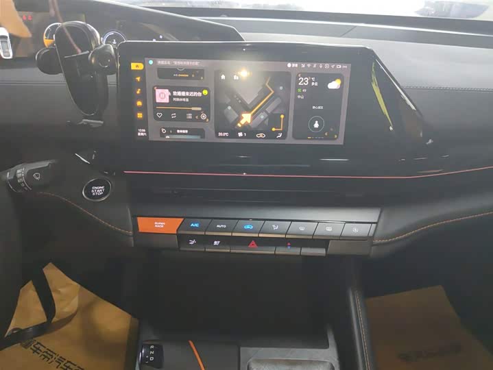 Фото 13 - Changan UNI-V