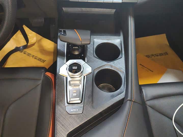 Фото 14 - Changan UNI-V