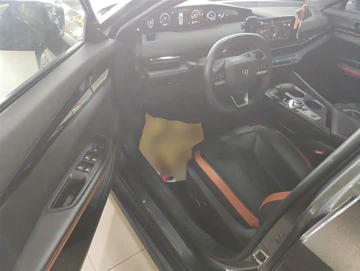 Фото 16 - Changan UNI-V