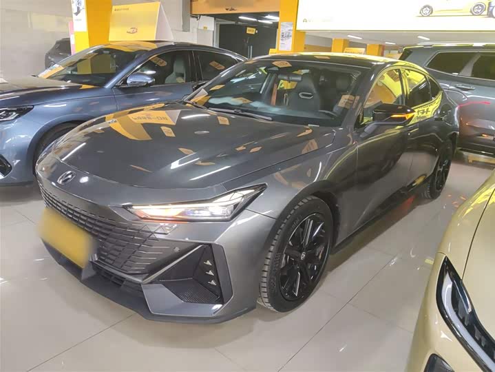 Фото 2 - Changan UNI-V