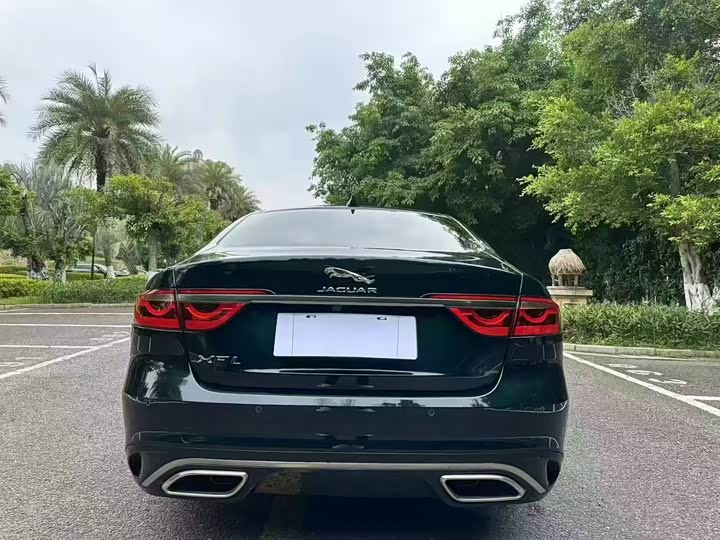 Фото 11 - Jaguar XF L