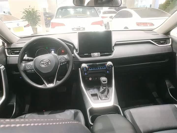 Фото 10 - Toyota Wildlander