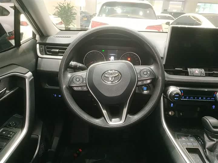 Фото 11 - Toyota Wildlander