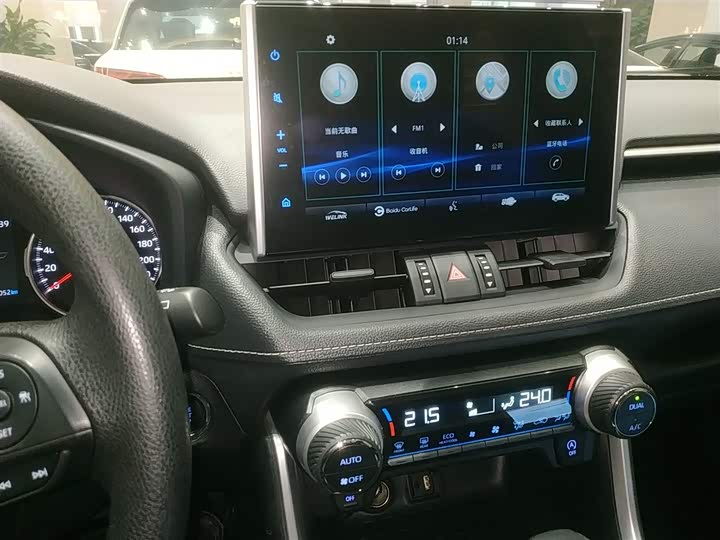 Фото 13 - Toyota Wildlander