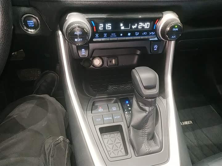 Фото 14 - Toyota Wildlander