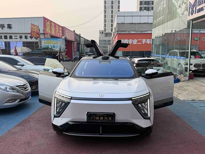 Фото 3 - HiPhi Y