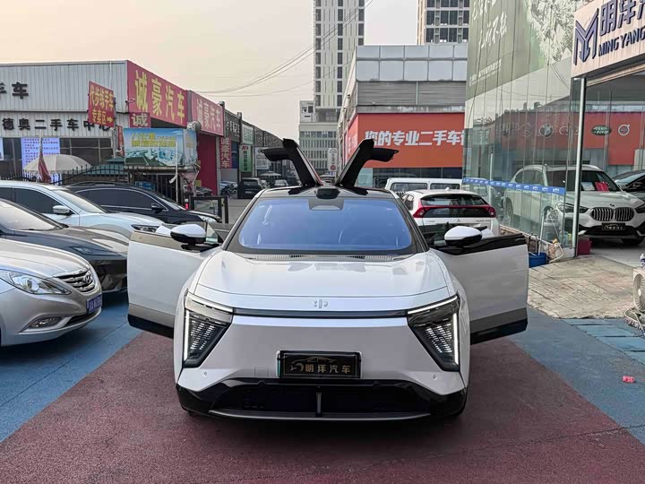 Фото 5 - HiPhi Y