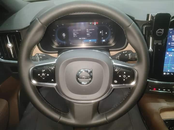 Фото 11 - Volvo S90