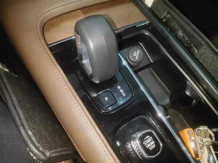 Фото 14 - Volvo S90