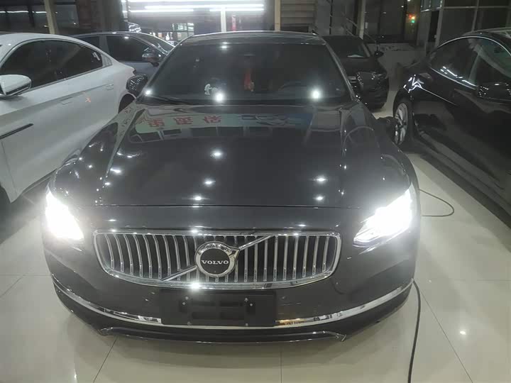 Фото 3 - Volvo S90