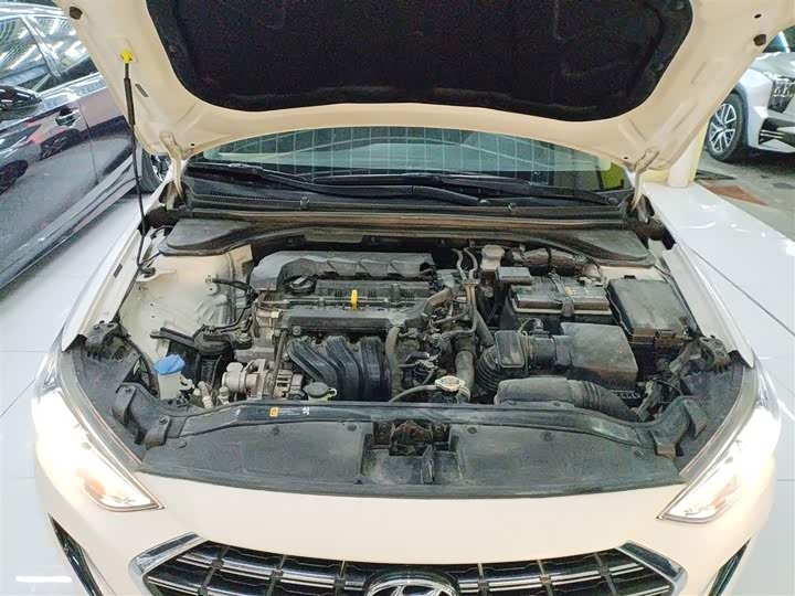 Фото 20 - Hyundai Elantra