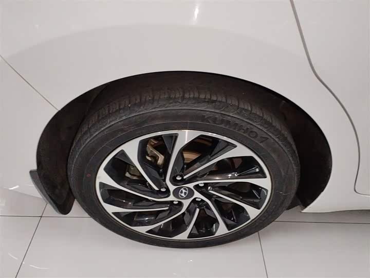 Фото 26 - Hyundai Elantra