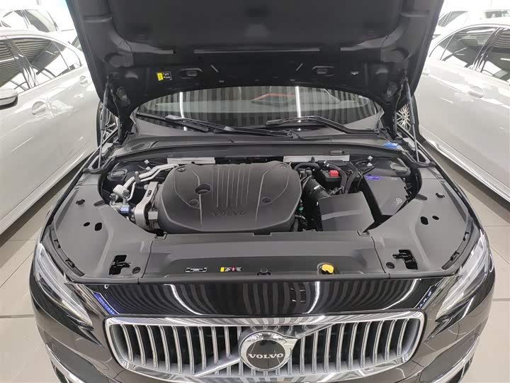 Фото 20 - Volvo S90