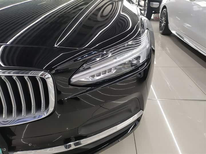 Фото 24 - Volvo S90