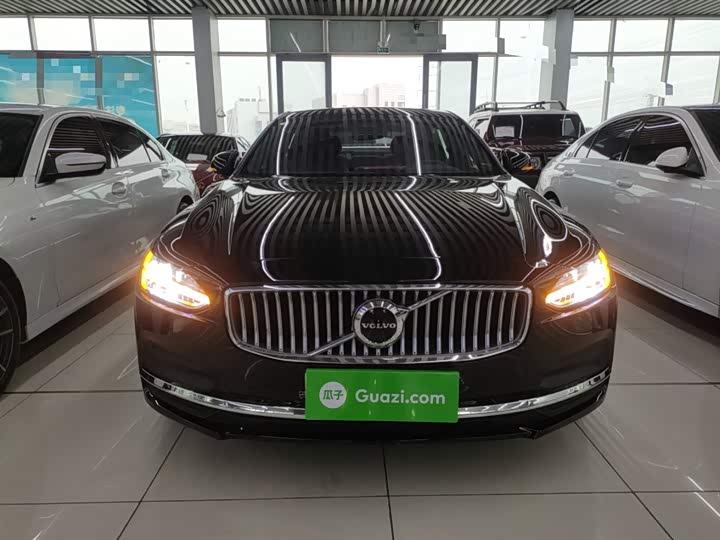 Фото 3 - Volvo S90