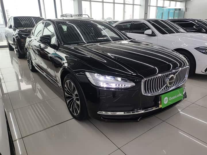 Фото 4 - Volvo S90