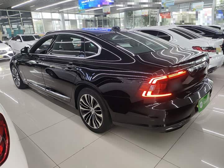 Фото 5 - Volvo S90