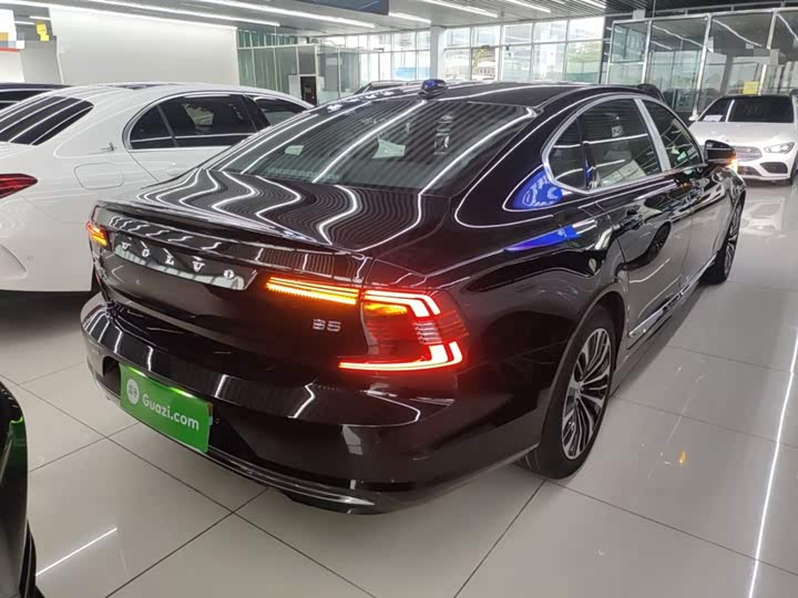 Фото 7 - Volvo S90