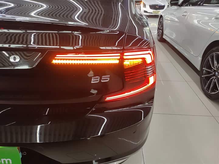 Фото 8 - Volvo S90