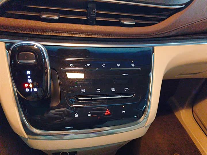 Фото 13 - Buick GL8 ES