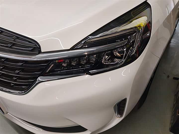 Фото 24 - Buick GL8 ES