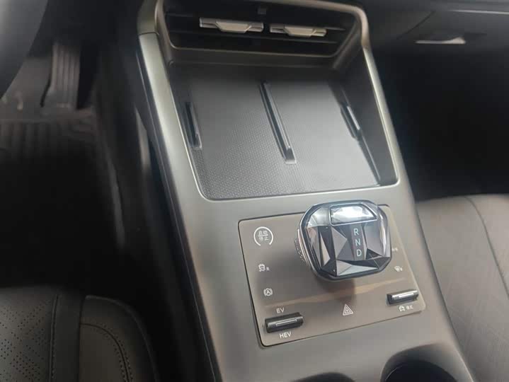 Фото 13 - BYD Qin Plus