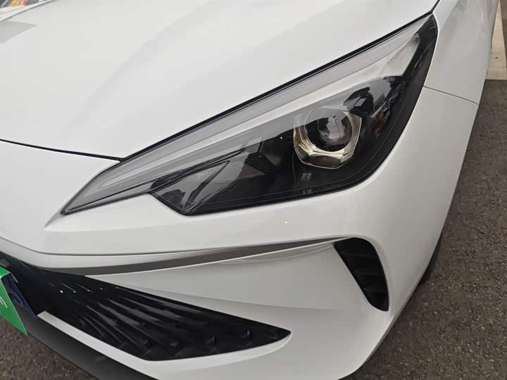 Фото 24 - Roewe i5