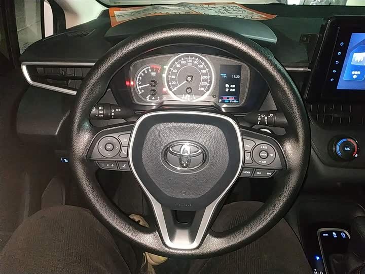 Фото 11 - Toyota Corolla