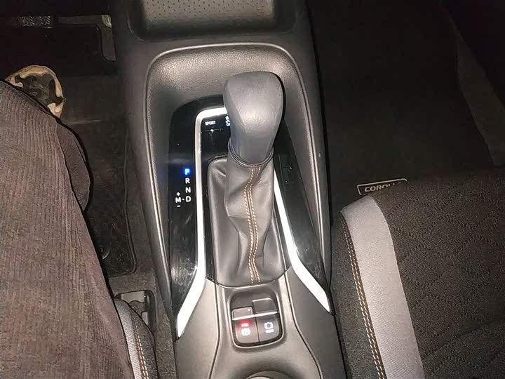 Фото 14 - Toyota Corolla