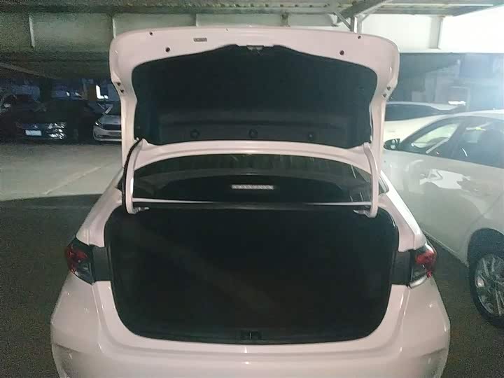 Фото 19 - Toyota Corolla