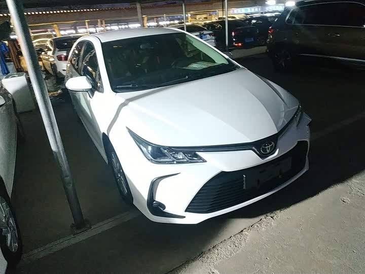 Фото 4 - Toyota Corolla