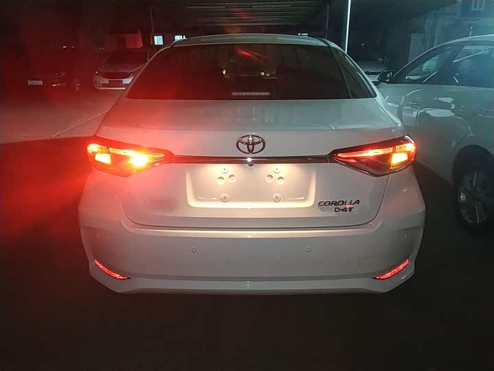 Фото 6 - Toyota Corolla