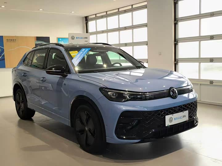 Фото 3 - Volkswagen Tiguan L Pro