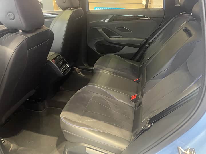 Фото 8 - Volkswagen Tiguan L Pro