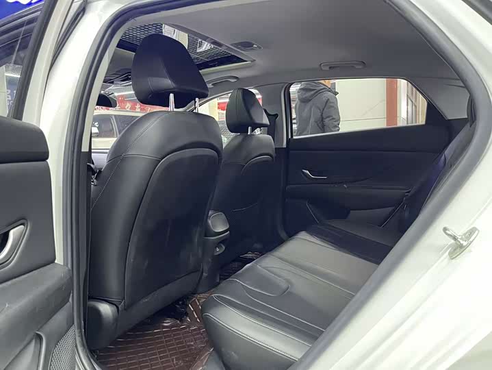 Фото 10 - Hyundai Elantra N line