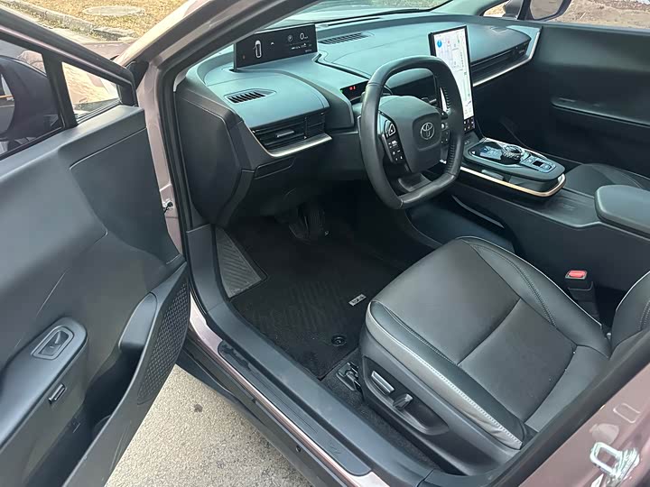 Фото 5 - Toyota bZ3