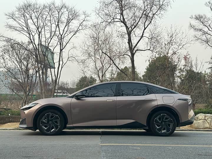 Фото 9 - Toyota bZ3