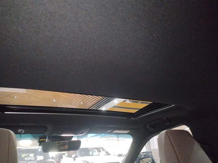 Фото 18 - Lexus ES