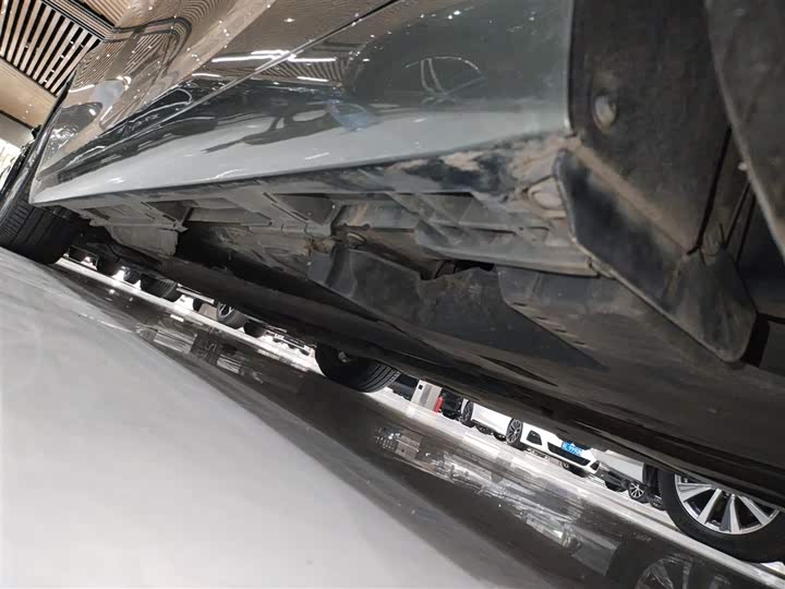 Фото 22 - Lexus ES