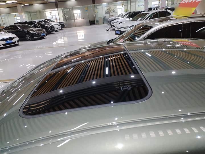 Фото 27 - Lexus ES