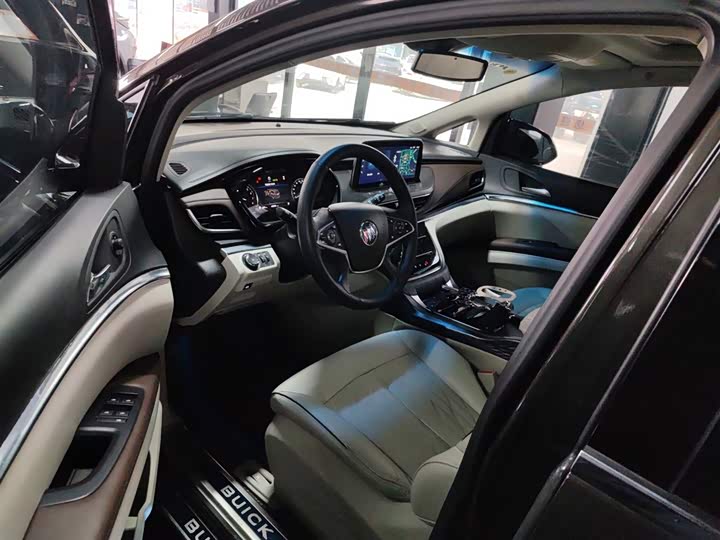 Фото 13 - Buick GL8 ES